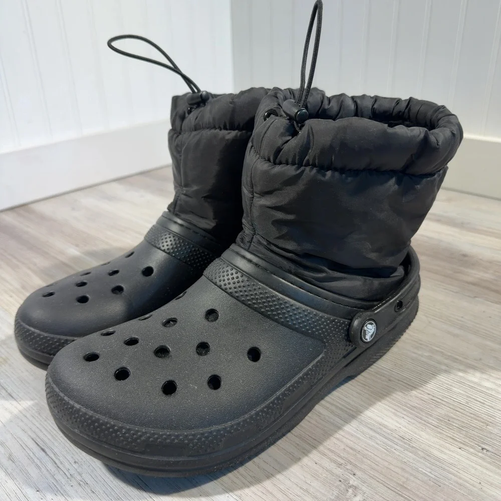 Crocs Black Neo Puff Boots Unisex Men's 8 / Women's 10 Model 206630 Faux Fur